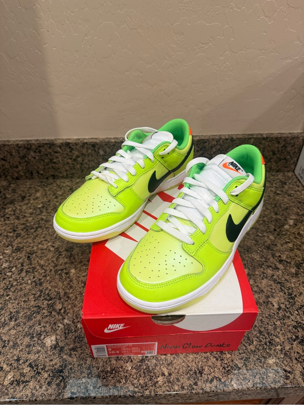 Nike Dunk Low SE Neon Glow